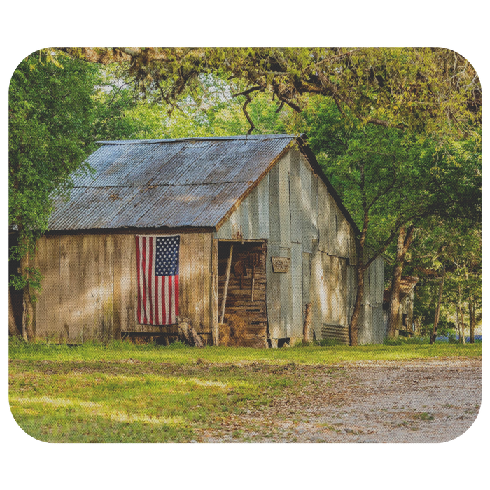 Mousepad - Old Barn with USA Flag - BLAZIN27